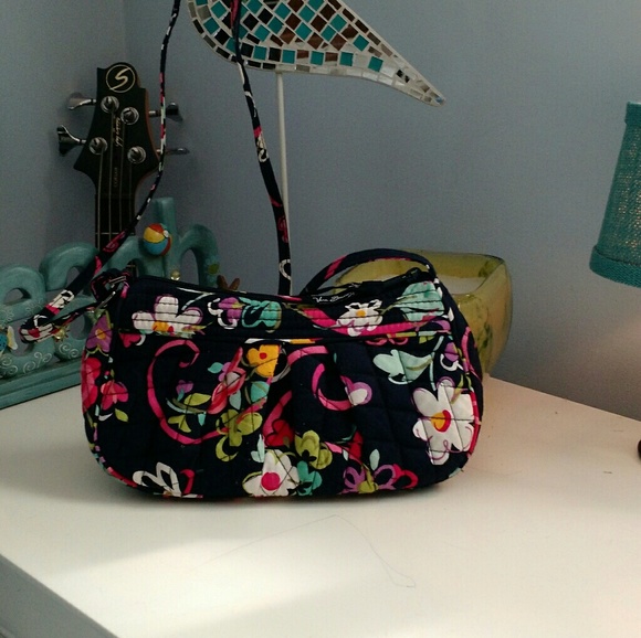 Vera Bradley Handbags - NWOT • Vera Bradley Purse • Crossbody •